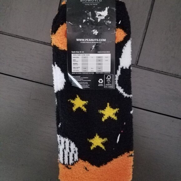 Peanuts Halloween 2 Pair Adult Ankle Sock Set - Picture 4 of 5